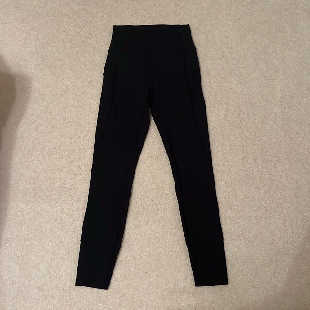 lululemon black in movement leggings